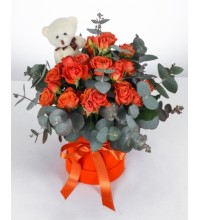 Turuncu Gül ve Okaliptus Aranjmanı | Sevimli Ayıcık Hediyeli Turuncu Gül ve Okaliptus Aranjmanı | Sevimli Ayıcık Hediyeli