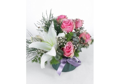 Zarif Beyaz Lilyum ve Pembe Gül Aranjmanı