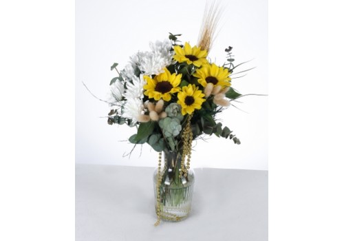 Güneş Işığı Vazoda Çiçek Aranjmanı