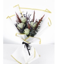 Zarif Beyaz Güller ve Lavanta Buketi – Özel Tasarım Şık Hediye Zarif Beyaz Güller ve Lavanta Buketi – Özel Tasarım Şık Hediye