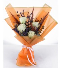 Beyaz Gül ve Lavanta Buketi | Şık ve Zarif Hediye Seçeneği Beyaz Gül ve Lavanta Buketi | Şık ve Zarif Hediye Seçeneği