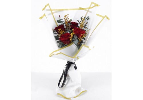 Aşkın Zarafeti: Kırmızı Gül ve Sarı Kurutulmuş Çiçek Buketi