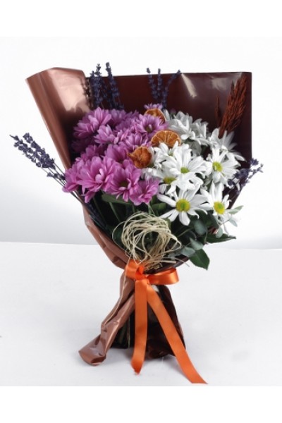 Lila Gül ve Kuru Çiçeklerden Zarif Buket Lila Gül ve Kuru Çiçeklerden Zarif Buket