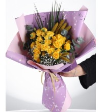 Sarı Gül Buketi - Zarif ve Enerji Dolu Çiçek Aranjmanı Sarı Gül Buketi - Zarif ve Enerji Dolu Çiçek Aranjmanı