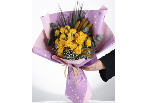 Sarı Gül Buketi - Zarif ve Enerji Dolu Çiçek Aranjmanı