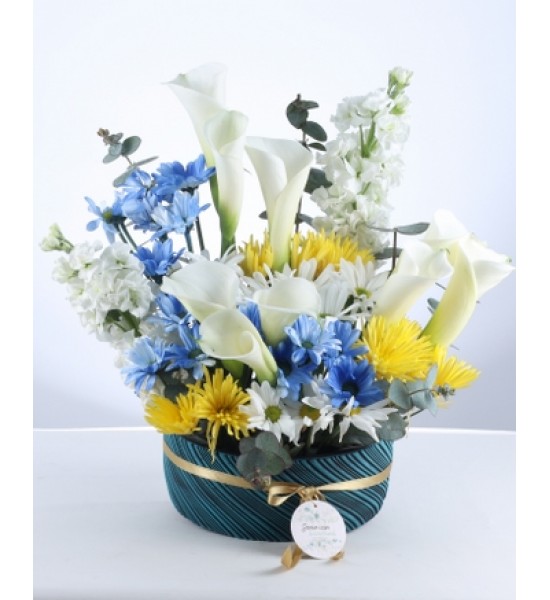 Şık Beyaz Zambak ve Renkli Papatya Aranjmanı